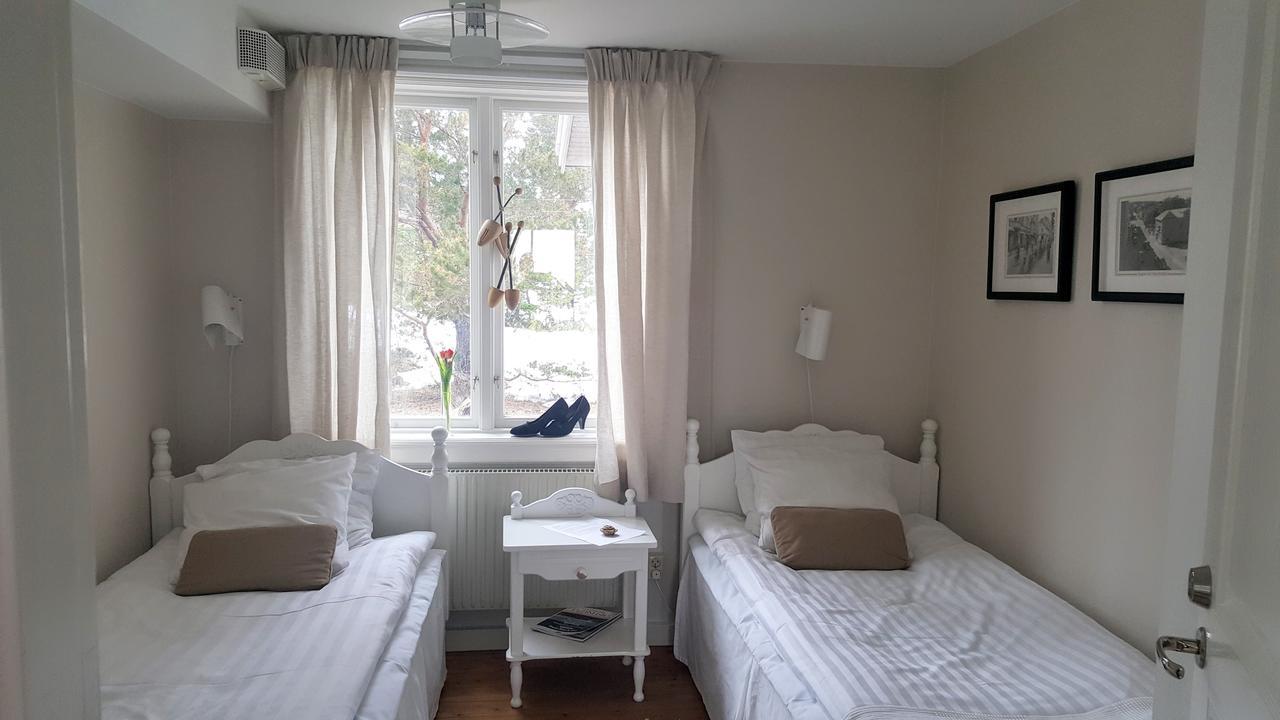Bed and breakfast Lotsstugan I Haernoesand Extérieur photo